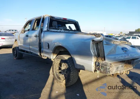 2017 Ford F-250 Xlt z USA, uszkodzony, nr VIN 1FT7W2BT2HEC25048